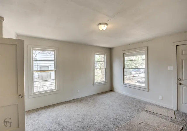 Photo 4 of Sale Pending at 3025 Drexel St, Shreveport, LA 71108 | MLS# 21210360 | Listing updated on 2026-08-27