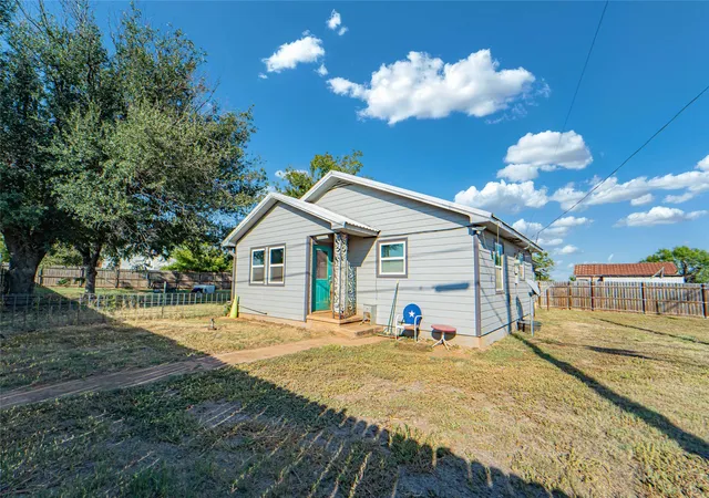 Homes for sale in Breckenridge, TX | 844 N Us Hwy 183, Breckenridge, TX 76424 | MLS# 21209401