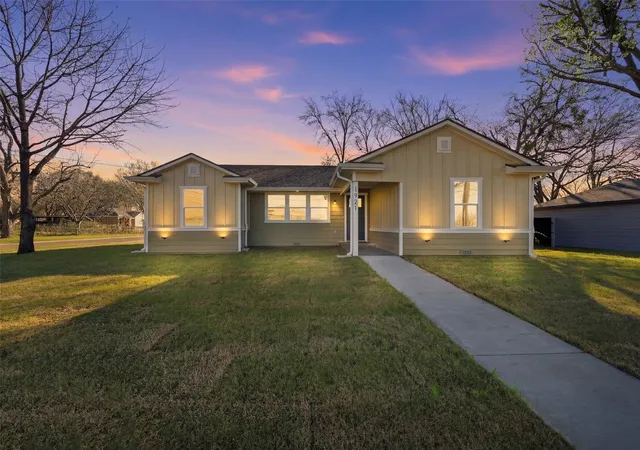 Homes for sale in Sherman, TX | 1921 N Woods St, Sherman, TX 75092 | MLS# 21154506