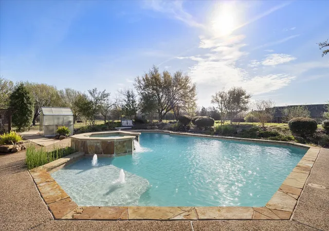 Photo 2 of Single family home for sale at 107 Harvest Ridge Cvs, Rockwall, TX | MLS# 21208219 | Listing updated on 2026-08-28