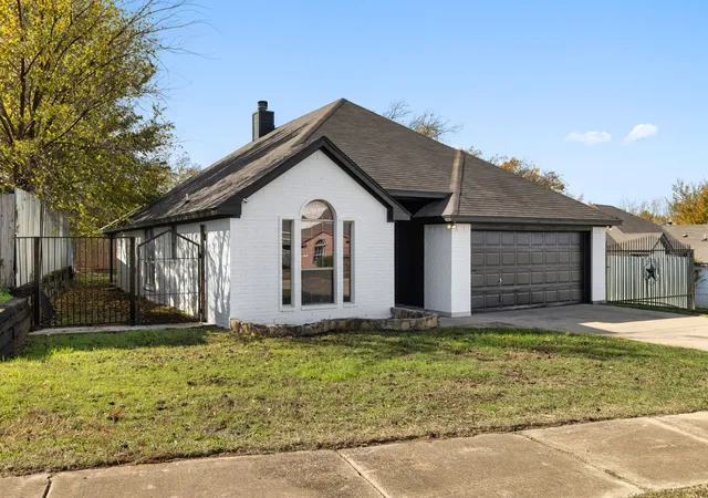 Homes for sale in Fort Worth, TX | 309 Dupont Cir, Fort Worth, TX 76134 | MLS# 21210566