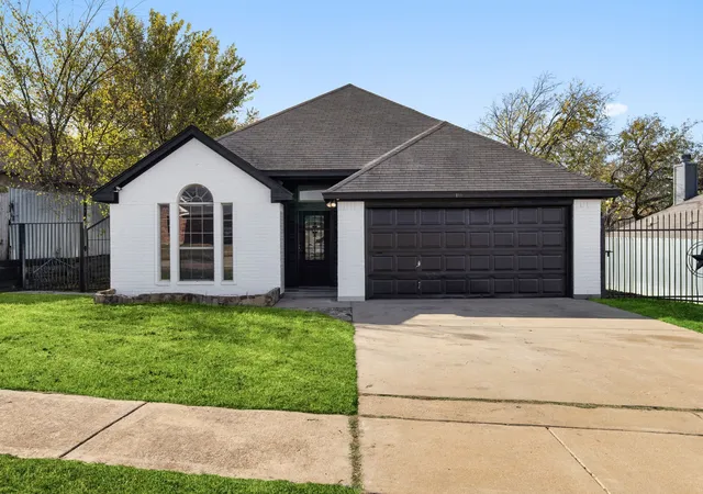 Homes for sale in Fort Worth, TX | 309 Dupont Cir, Fort Worth, TX 76134 | MLS# 21210566