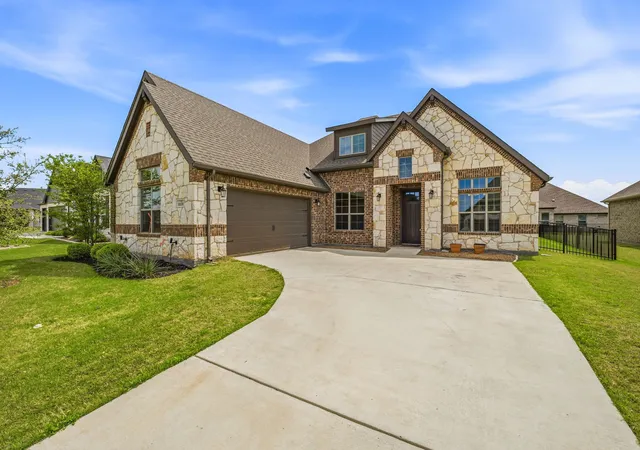 Photo 1 of Single family home for sale at 1038 Mickelson Dr, Granbury, TX 76048 | MLS# 21194523 | Listing updated on 2026-09-30
