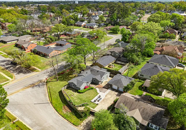 Homes for sale in Tyler, TX | 1403 S Robertson Ave, Tyler, TX 75701 | MLS# 21210664