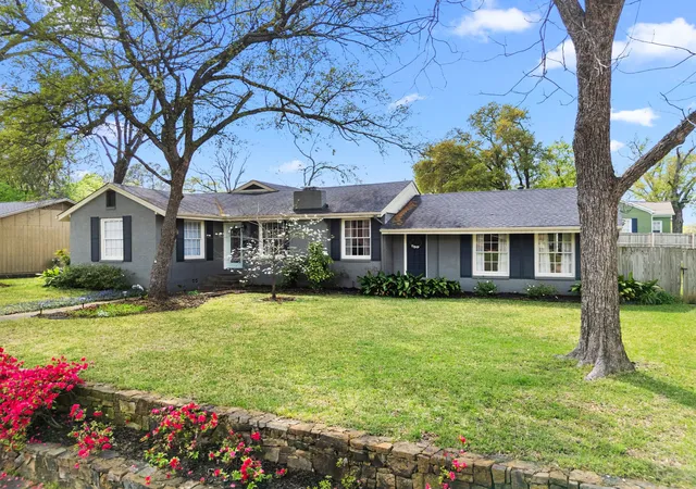 Homes for sale in Tyler, TX | 1403 S Robertson Ave, Tyler, TX 75701 | MLS# 21210664