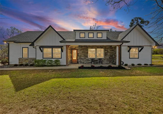 Homes for sale in Emory, TX | 222 Rs County Road, Emory, TX 75440 | MLS# 21210235