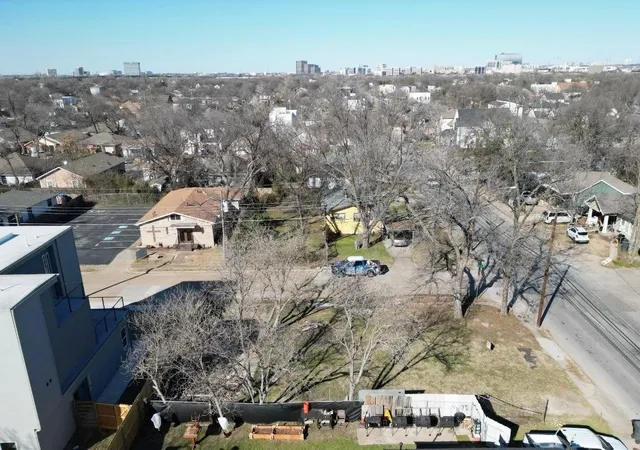 2nd image of 3415 Vibing Rd, Dallas, TX 75212 | MLS# 21210709