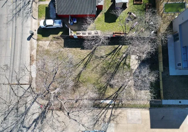3rd image of 3415 Vibing Rd, Dallas, TX 75212 | MLS# 21210709