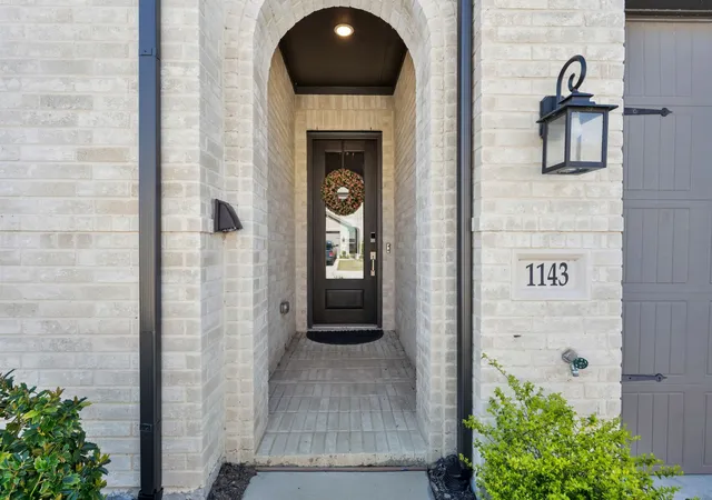 Photo 4 of Single family home for sale at 1143 Queensdown Wy, Forney, TX 75126 | MLS# 21206365 | Listing updated on 2026-08-07