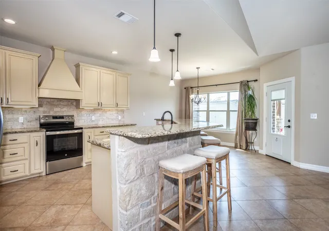 Homes for sale in Collinsville, TX | 700 Mary Lee Ln, Collinsville, TX 76233 | MLS# 21210728