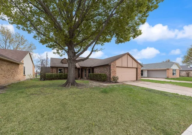 Photo 2 of Single family home for sale at 506 Magnolia Dr, Forney, TX 75126 | MLS# 21209926 | Listing updated on 2026-09-25