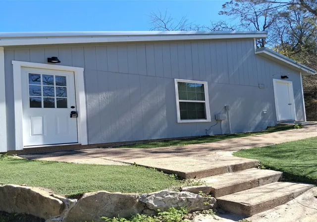 Photo 1 of Single family home for sale at 2807 Comanche Trl, Weatherford, TX 76087 | MLS# 21210764 | Listing updated on 2026-07-13