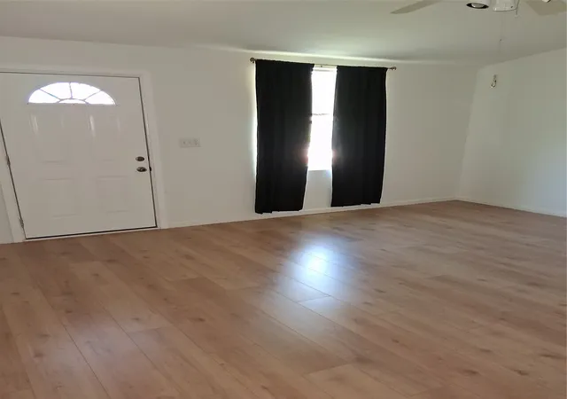 Photo 3 of Single family home for sale at 2807 Comanche Trl, Weatherford, TX 76087 | MLS# 21210764 | Listing updated on 2026-07-13