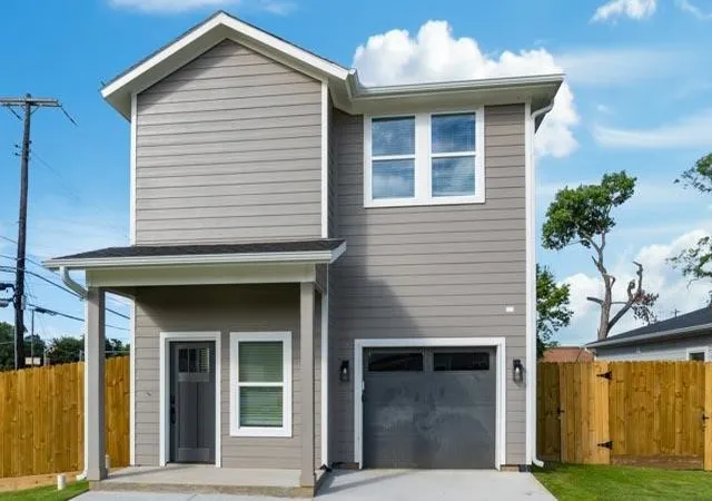 Photo 3 of Single family home for sale at 2725 1St Ave, Dallas, TX 75210 | MLS# 21210820 | Listing updated on 2026-08-24