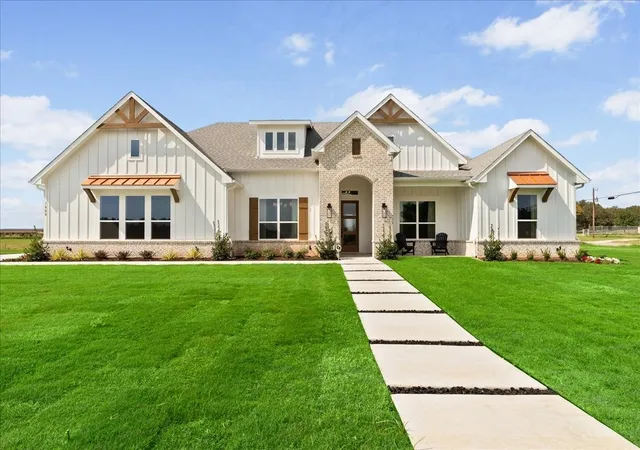 Photo 1 of Single family home for sale at 1000 Brock Heights Ct, Brock, TX 76087 | MLS# 21210891 | Listing updated on 2026-08-19