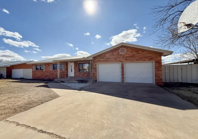 Homes for sale in Seagraves, TX | 505 17th St, Seagraves, TX 79359 | MLS# 21210887