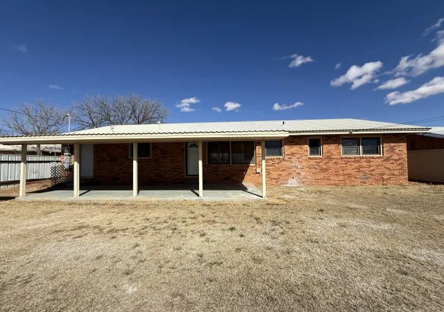 Homes for sale in Seagraves, TX | 505 17Th St, Seagraves, TX 79359 | MLS# 21210887