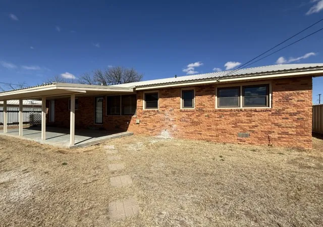 Homes for sale in Seagraves, TX | 505 17Th St, Seagraves, TX 79359 | MLS# 21210887