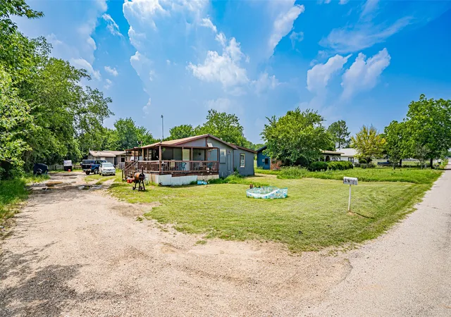 Homes for sale in Newark, TX | 291 County Road 4858, Newark, TX 76071 | MLS# 21206849