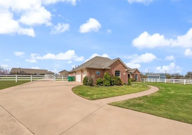 Photo 1 of Single family home for sale at 14001 Oak Bark Dr, Haslet, TX 76052 | MLS# 21210995 | Listing updated on 2026-07-22
