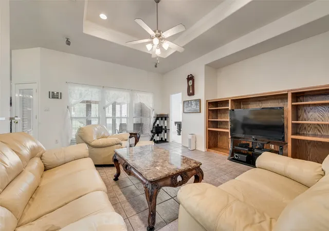 Photo 4 of Single family home for sale at 14001 Oak Bark Dr, Haslet, TX 76052 | MLS# 21210995 | Listing updated on 2026-07-22