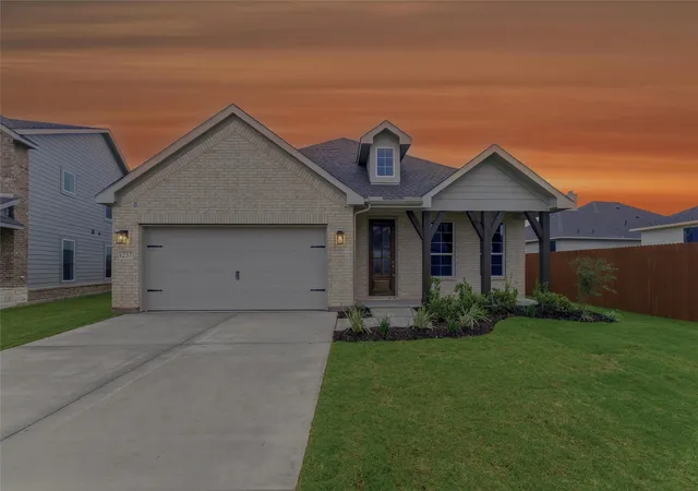 Photo 1 of Single family home for sale at 1237 Frio Dr, Springtown, TX 76082 | MLS# 21211097 | Listing updated on 2026-10-07