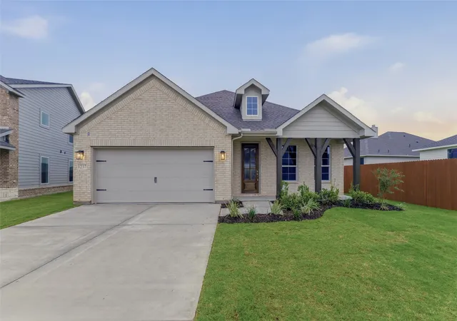 Photo 3 of Single family home for sale at 1237 Frio Dr, Springtown, TX 76082 | MLS# 21211097 | Listing updated on 2026-10-07