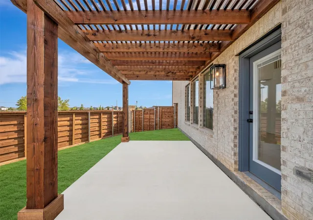 Photo 3 of Sale Pending at 2420 Ranch Hawk Sq, Mesquite, TX 75181 | MLS# 21211213 | Listing updated on 2026-09-02