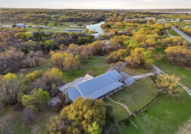 Photo 3 of Single family home for sale at 2151 Lipan Hwy, Granbury, TX 76048 | MLS# 21211156 | Listing updated on 2026-07-19