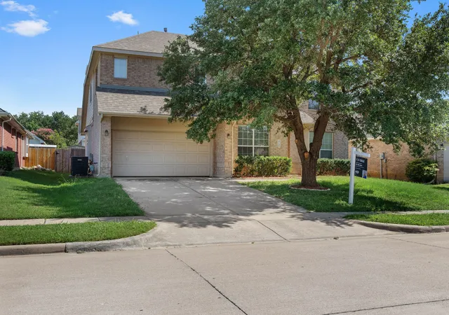 Photo 2 of Single family home for sale at 2700 Hereford Rd, Denton, TX 76210 | MLS# 21211264 | Listing updated on 2026-09-01