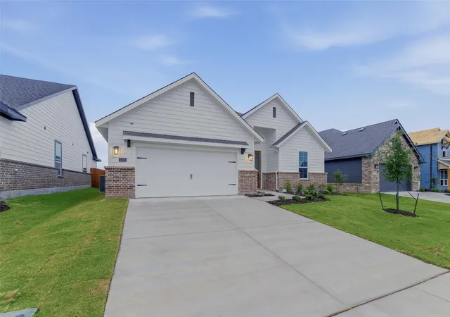 Homes for sale in Springtown, TX | 1329 Frio Dr, Springtown, TX 76082 | MLS# 21211355