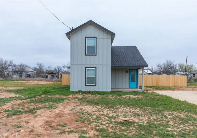 Homes for sale in Coleman, TX | 708 W 1st St, Coleman, TX 76834 | MLS# 21209180