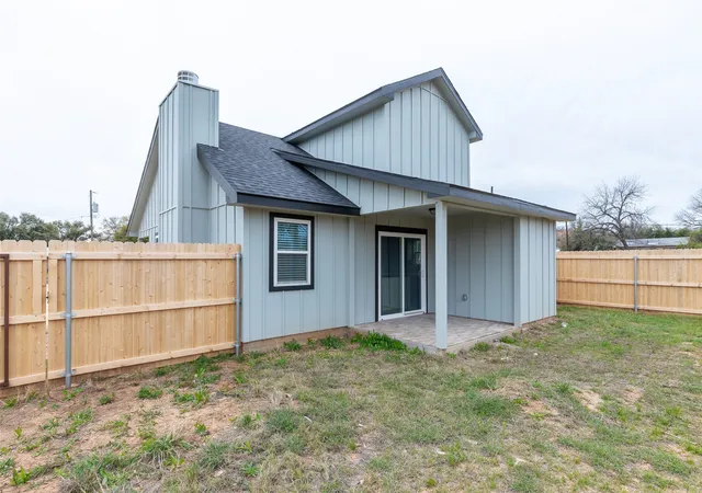 Homes for sale in Coleman, TX | 708 W 1st St, Coleman, TX 76834 | MLS# 21209180