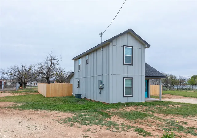 Homes for sale in Coleman, TX | 708 W 1St St, Coleman, TX 76834 | MLS# 21209180
