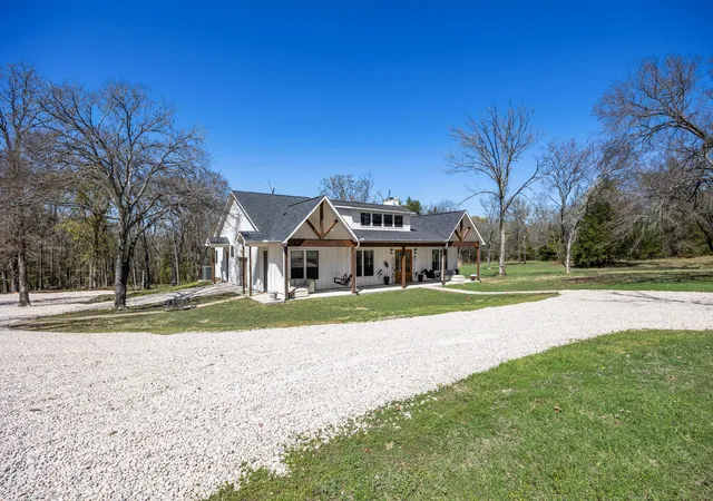 Photo 3 of Single family home for sale at 19001 County Road 334, Quinlan, TX 75474 | MLS# 21209959 | Listing updated on 2026-09-30