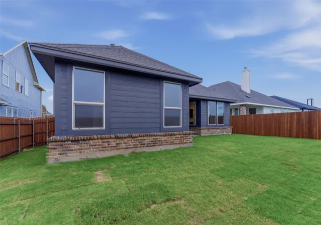 Homes for sale in Springtown, TX | 1333 Frio Dr, Springtown, TX 76082 | MLS# 21211410