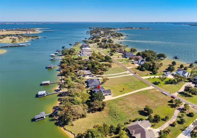 Homes for sale in Corsicana, TX | 1121 The Shores Dr, Corsicana, TX 75109 | MLS# 21209159