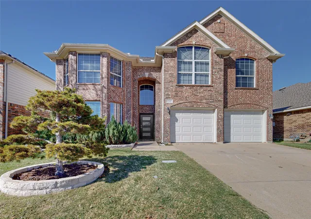 Photo 2 of Single family home for sale at 4541 Indian Rock Dr, Fort Worth, TX 76244 | MLS# 21210468 | Listing updated on 2026-08-31