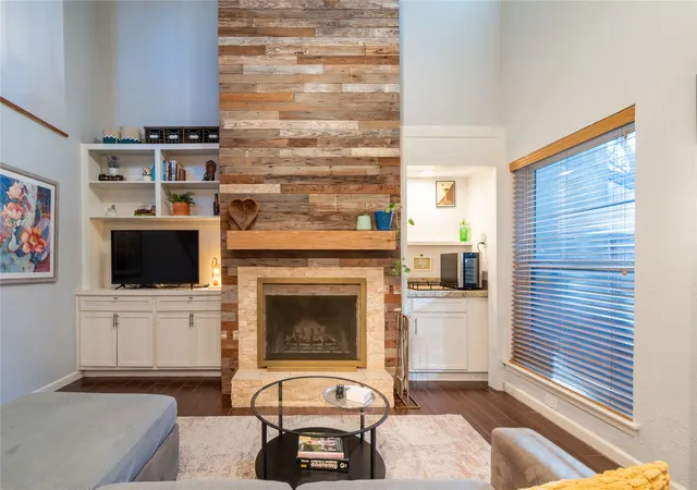 Photo 4 of Single family home for sale at 12206 Wightman Pl, Dallas, TX 75243 | MLS# 21208684 | Listing updated on 2026-10-07