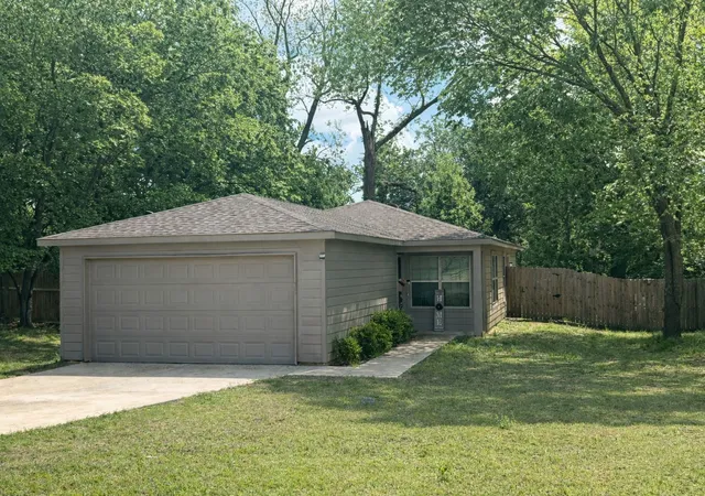 Homes for sale in Denison, TX | 2820 W Washington St, Denison, TX 75020 | MLS# 21210520