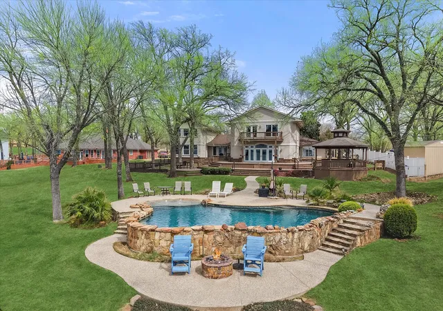 Photo 1 of Mansion for sale at 114 Hulan Dr, Kerens, TX 75144 | MLS# 21208421 | Listing updated on 2026-08-19