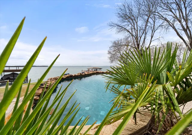Photo 3 of Mansion for sale at 114 Hulan Dr, Kerens, TX 75144 | MLS# 21208421 | Listing updated on 2026-09-27