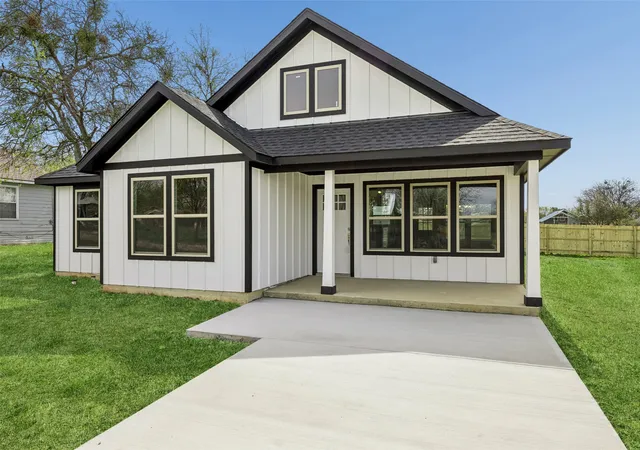 Homes for sale in Itasca, TX | 608 E South St, Itasca, TX 76055 | MLS# 21210554