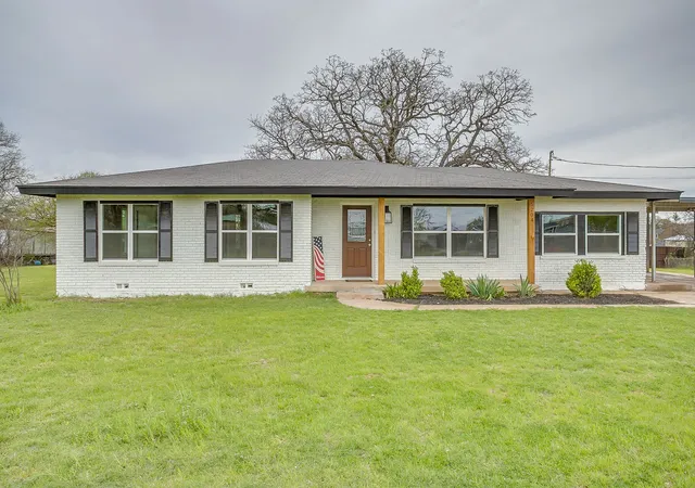 Photo 1 of Sale Pending at 5204 Teague Rd, Fort Worth, TX 76140 | MLS# 21204690 | Listing updated on 2026-08-30