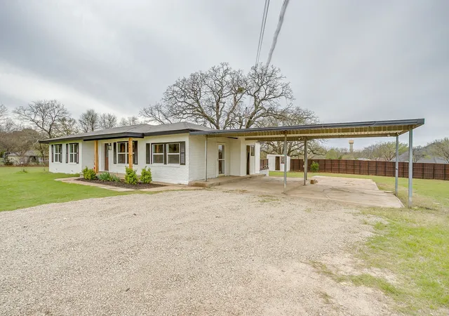 Photo 3 of Sale Pending at 5204 Teague Rd, Fort Worth, TX 76140 | MLS# 21204690 | Listing updated on 2026-08-30