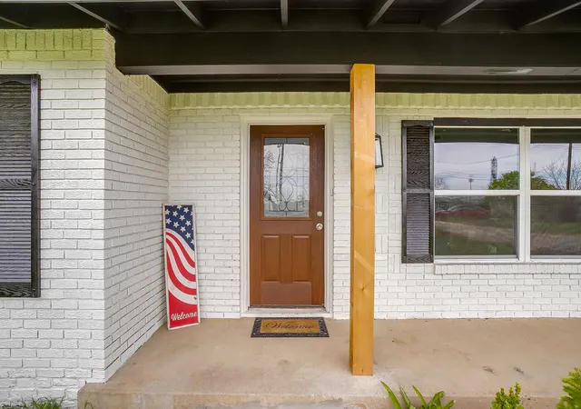 Photo 3 of Sale Pending at 5204 Teague Rd, Fort Worth, TX 76140 | MLS# 21204690 | Listing updated on 2026-08-30
