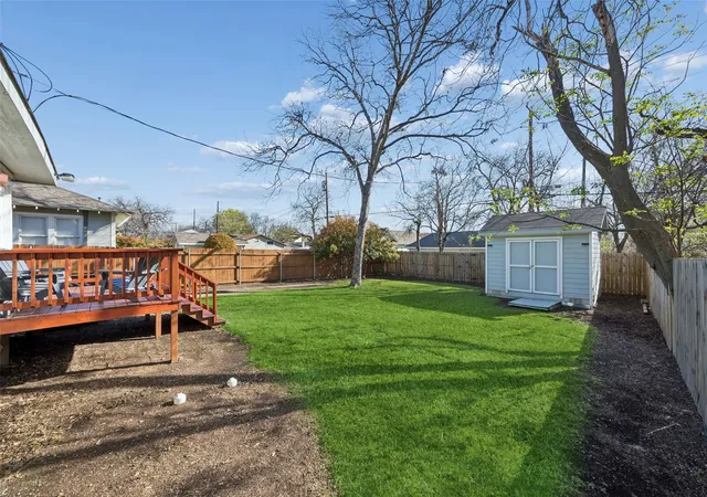 Homes for sale in Dallas, TX | 728 N Winnetka Ave, Dallas, TX 75208 | MLS# 21209806
