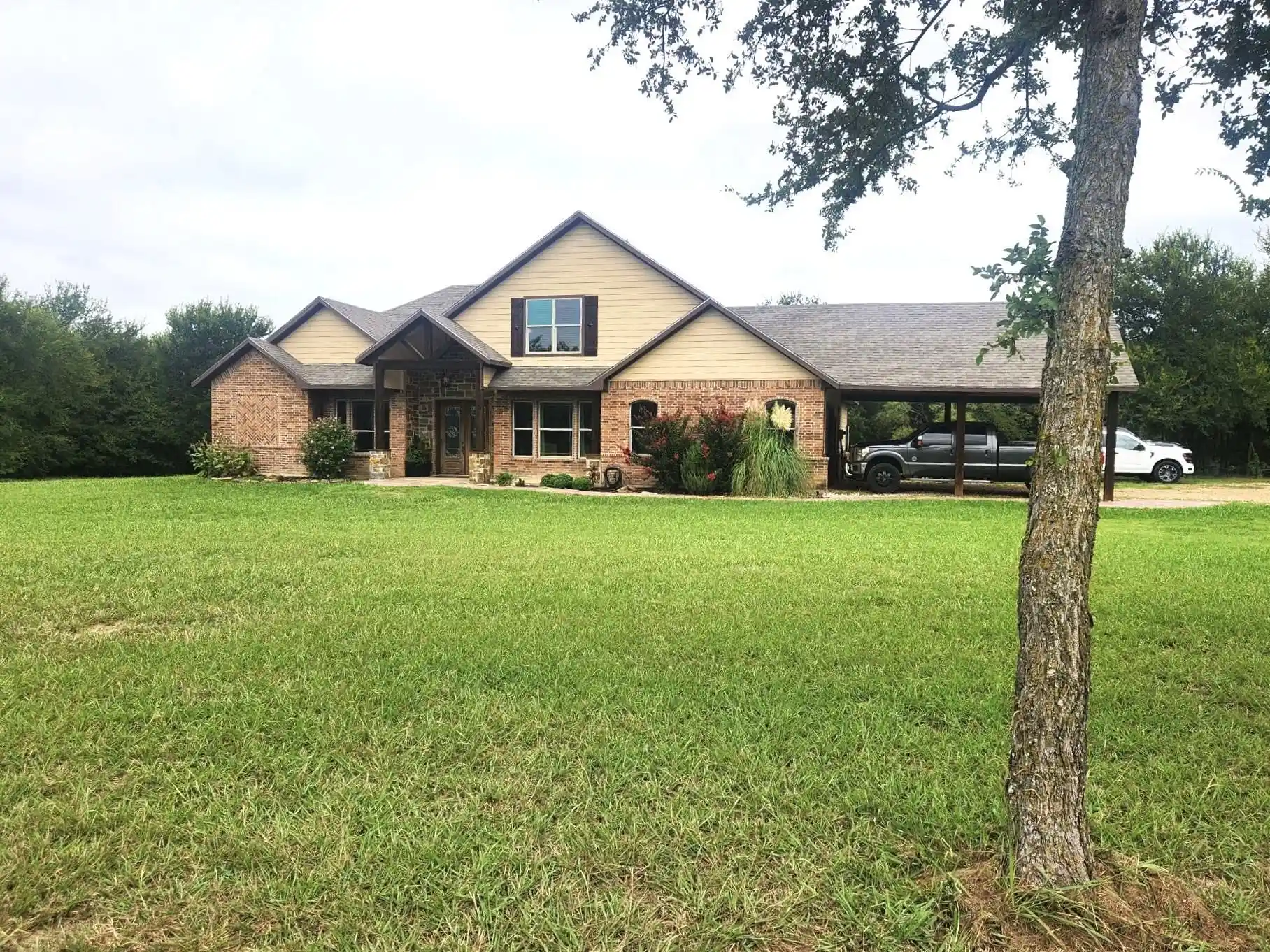 Photo 1 of Single family home for sale at 261 Vickie Lane Lane, Gunter, TX 75058 | MLS# 21211496 | Listing updated on 2026-10-28