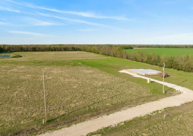 Homes for sale in Blossom, TX | 161 Private Road 14025, Blossom, TX 75416 | MLS# 21211785