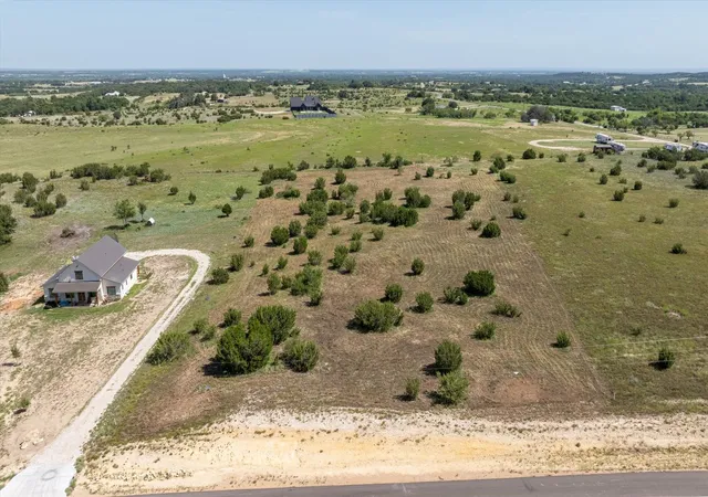 Homes for sale in Tolar, TX | 503 Hollow Dr, Tolar, TX 76476 | MLS# 21212023